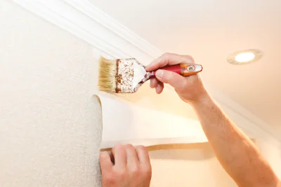Pose de papier peint au Ferré — revêtements muraux et toiles de verre